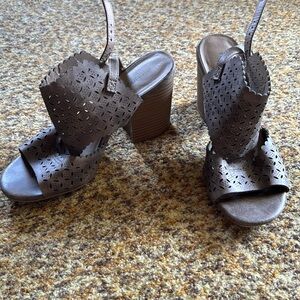 Maurice’s summer sandals